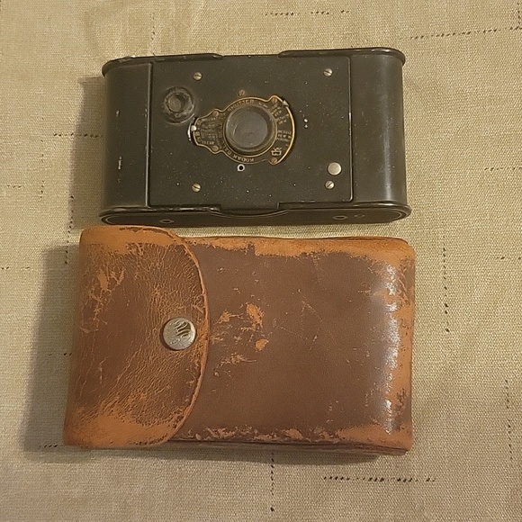Antique Eastman Kodak Camera - Picture 3 of 11